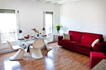 La Pedrera Apartment 巴塞罗那 外观 照片